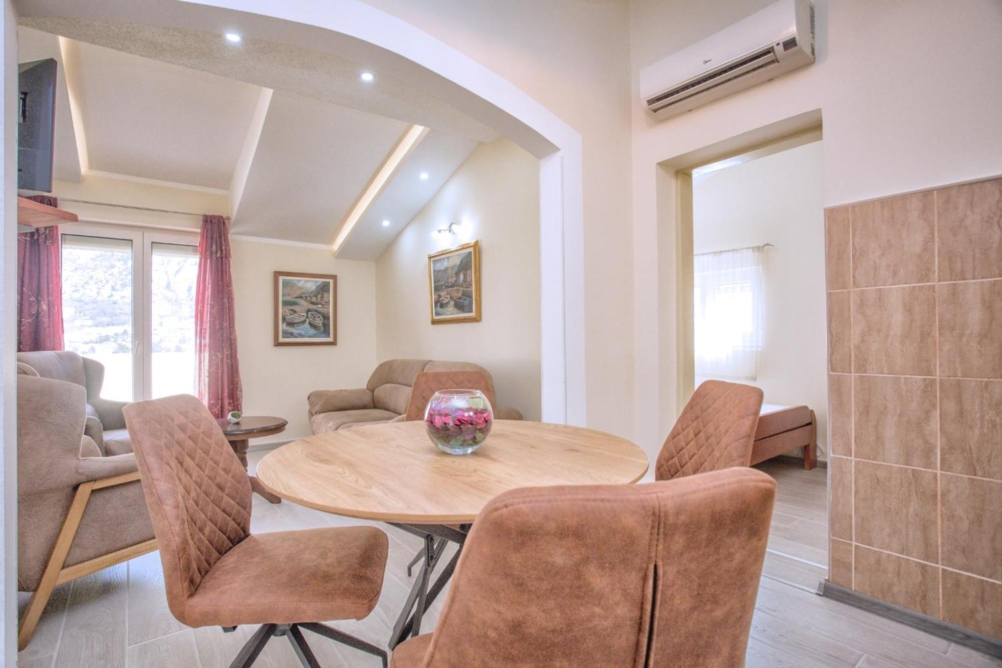 Apartments Bella Vista Kotor Quarto foto